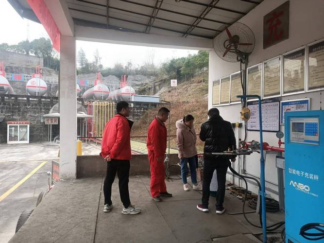 绷紧安全之弦 巴中市巴州区市场监管局“三关”机制拧紧气瓶充装“安全阀”